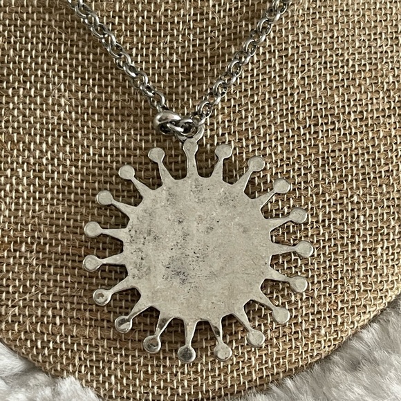 Lucky Brand starburst cross necklace - Picture 3 of 6